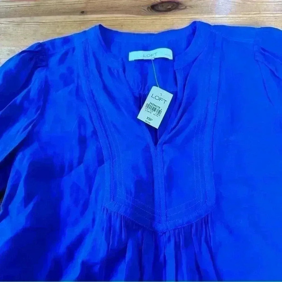 LOFT Tops - NWT LOFT XS Petites top pleated royal blue